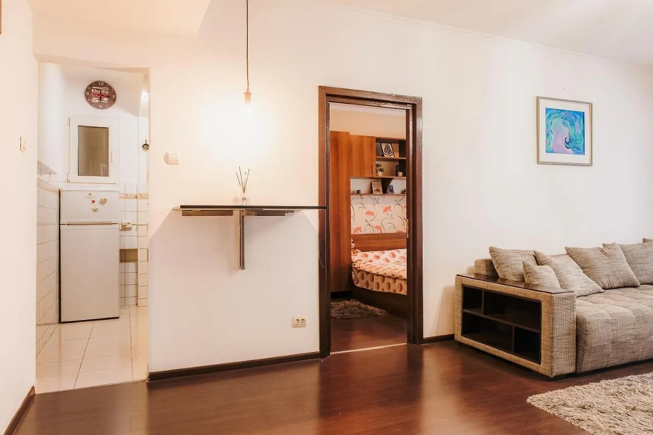 Parliament 1Br Apartment W Self Check In Бухарест