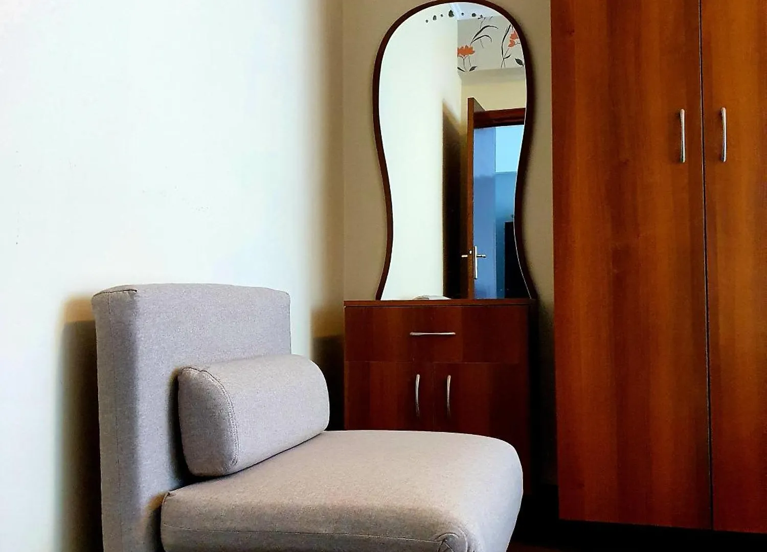 Parliament 1Br Apartment W Self Check In Бухарест 0*,  Румыния